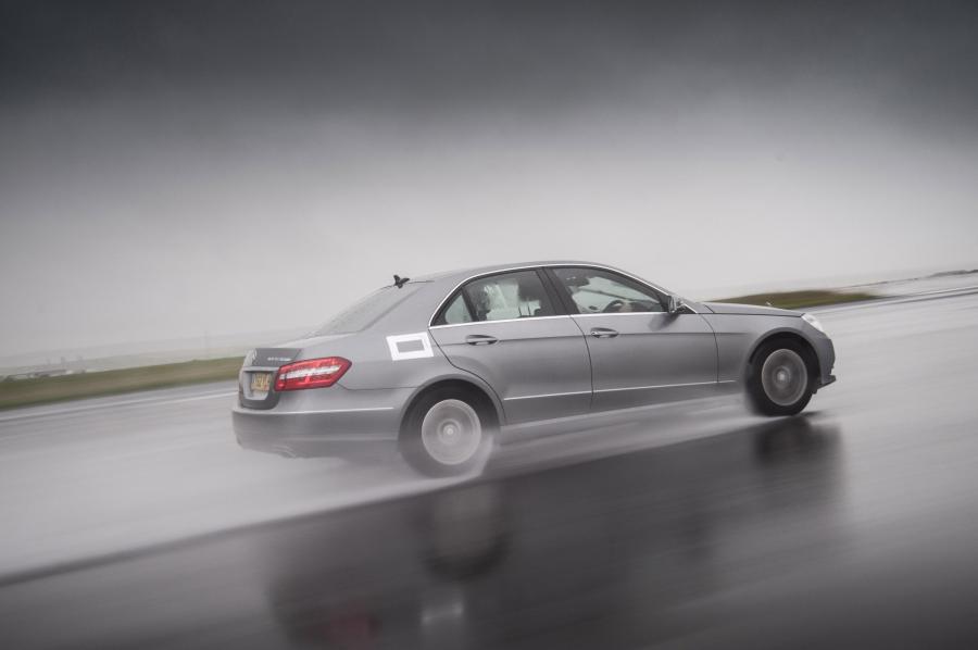  Mercedes-Benz E300 BlueTEC Hybrid Challenge 2012 года  (фото 9 из 9)